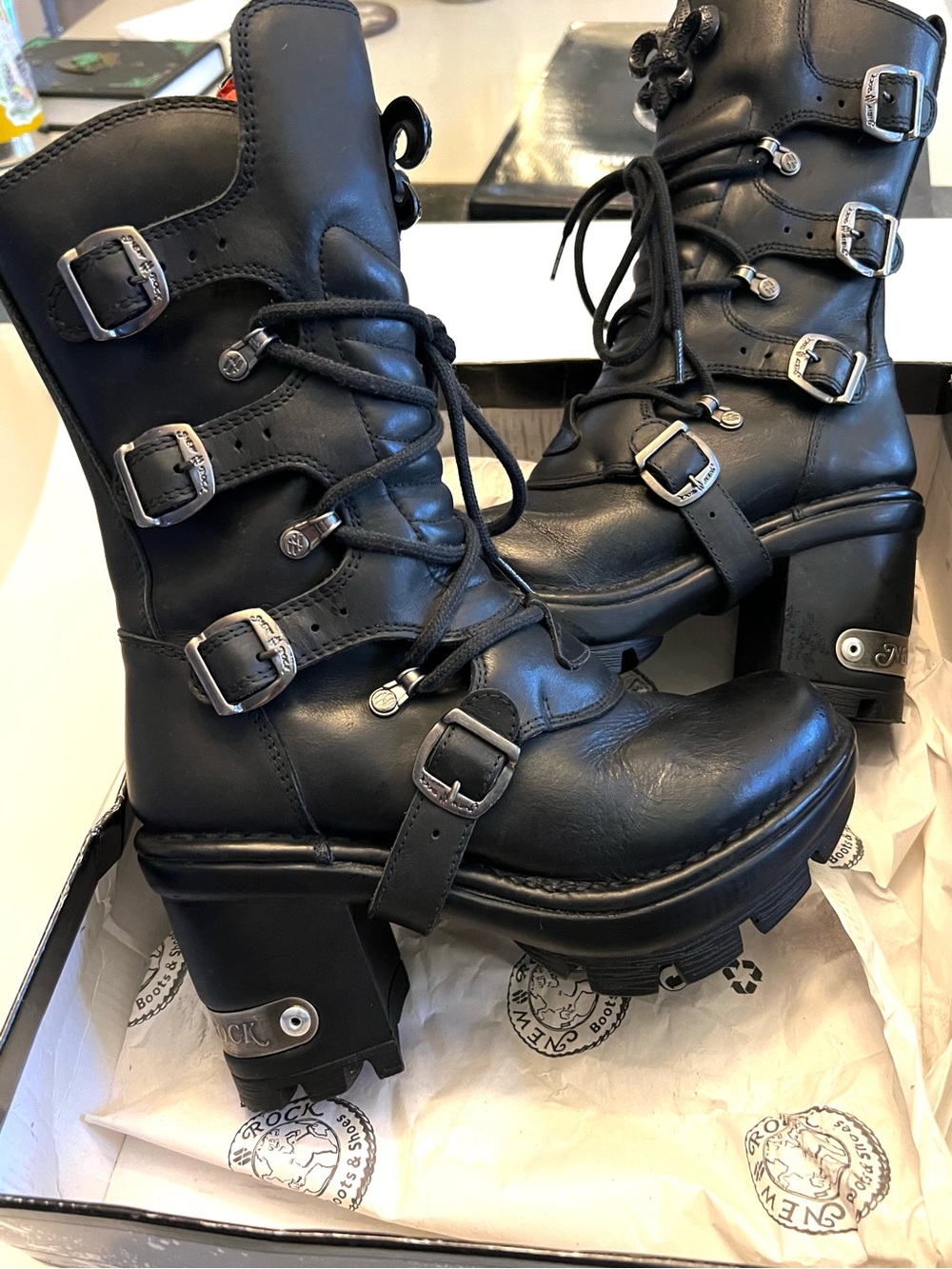 NEW ROCK Platform Buckle Combat Boots